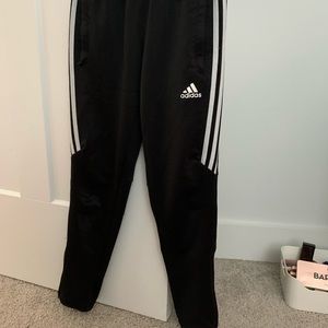 Brand: Adidas Size: Child XLarge (14-16)